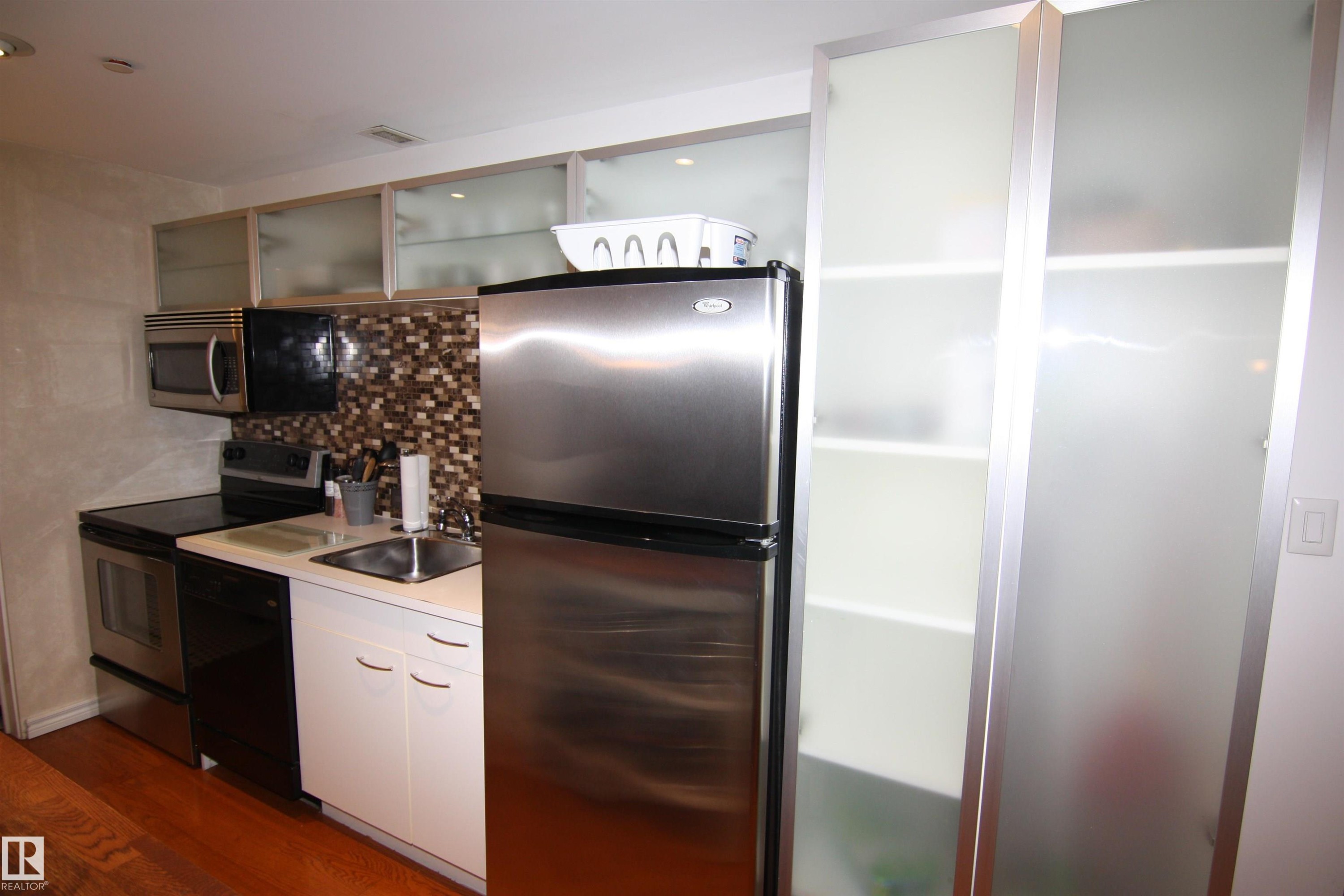 












311-10134 100 Street

,
Edmonton,




AB
T5J 0N8

