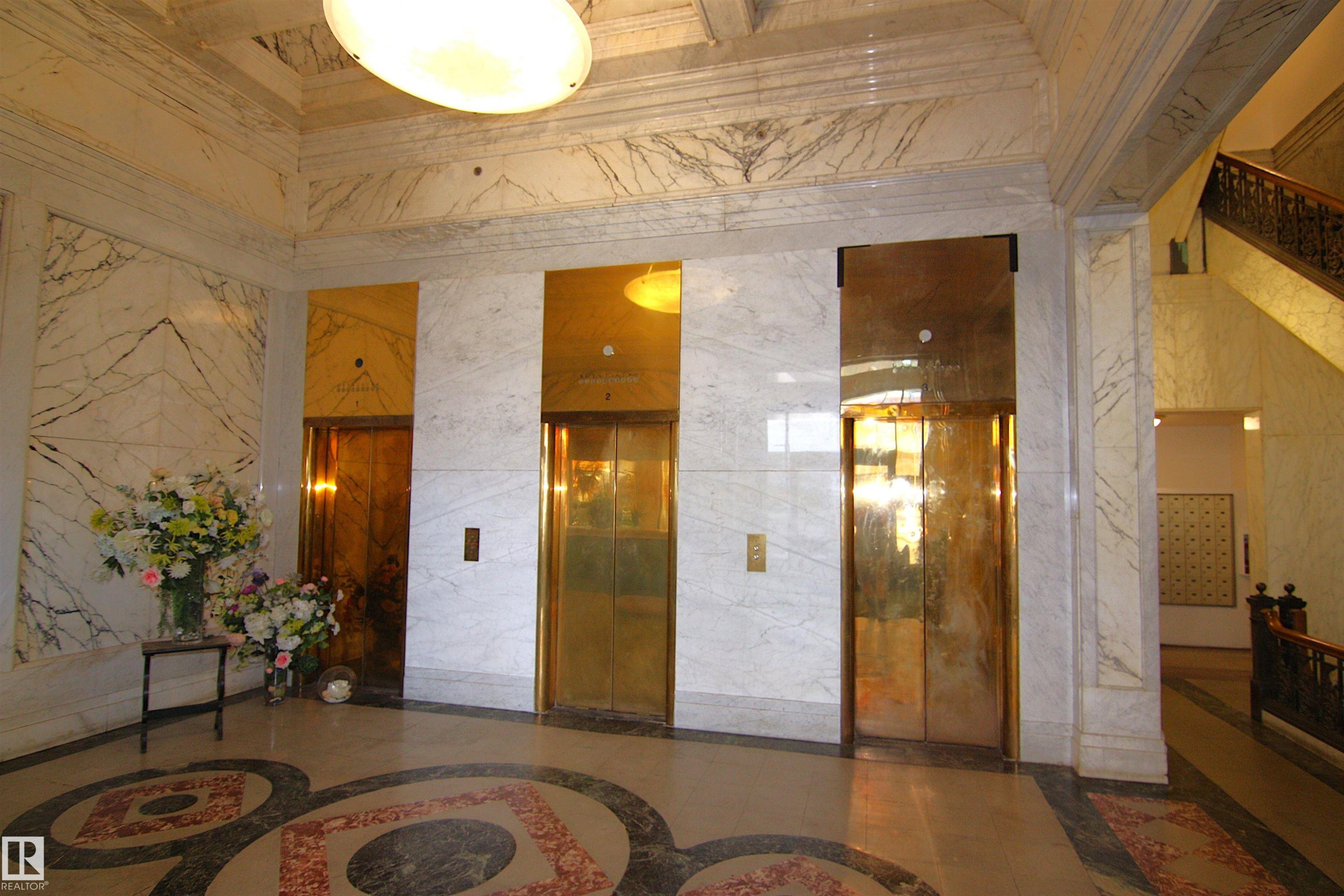 












311-10134 100 Street

,
Edmonton,




AB
T5J 0N8

