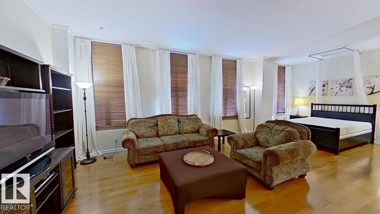 












311-10134 100 Street

,
Edmonton,




AB
T5J 0N8

