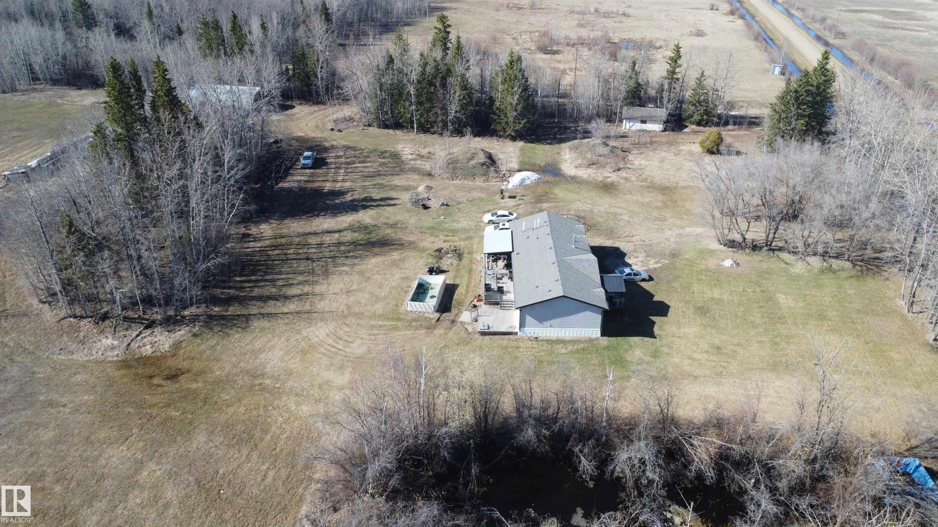 












61516 Rg Rd 204

,
Rural Thorhild County,




AB
T0A 2P0

