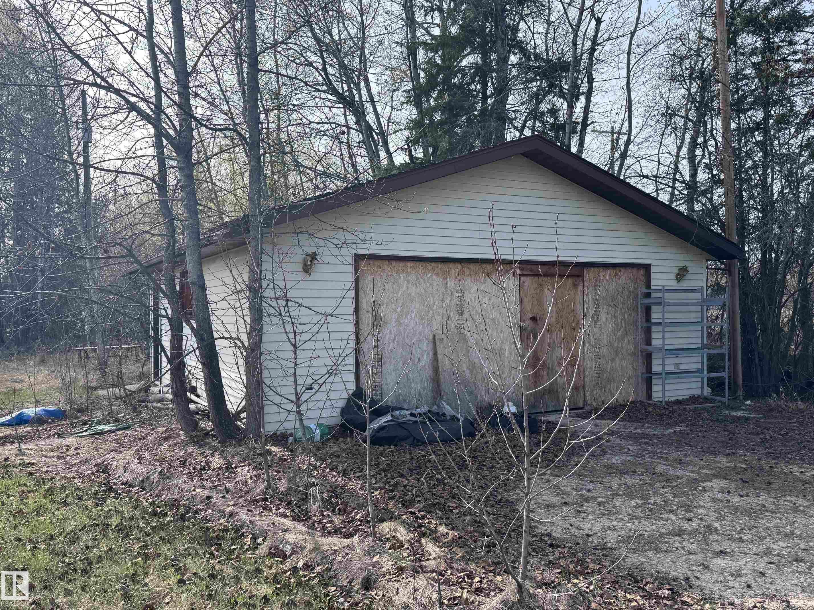 












61516 Rg Rd 204

,
Rural Thorhild County,




AB
T0A 2P0

