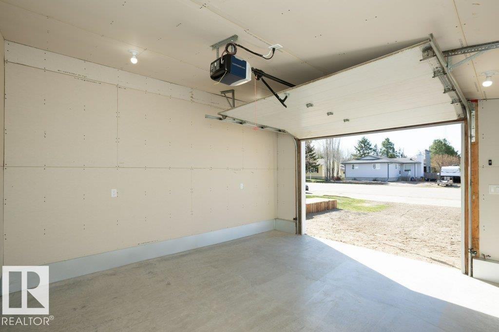 












5006 50 Avenue

,
Pickardville,




AB
T0G 1W0

