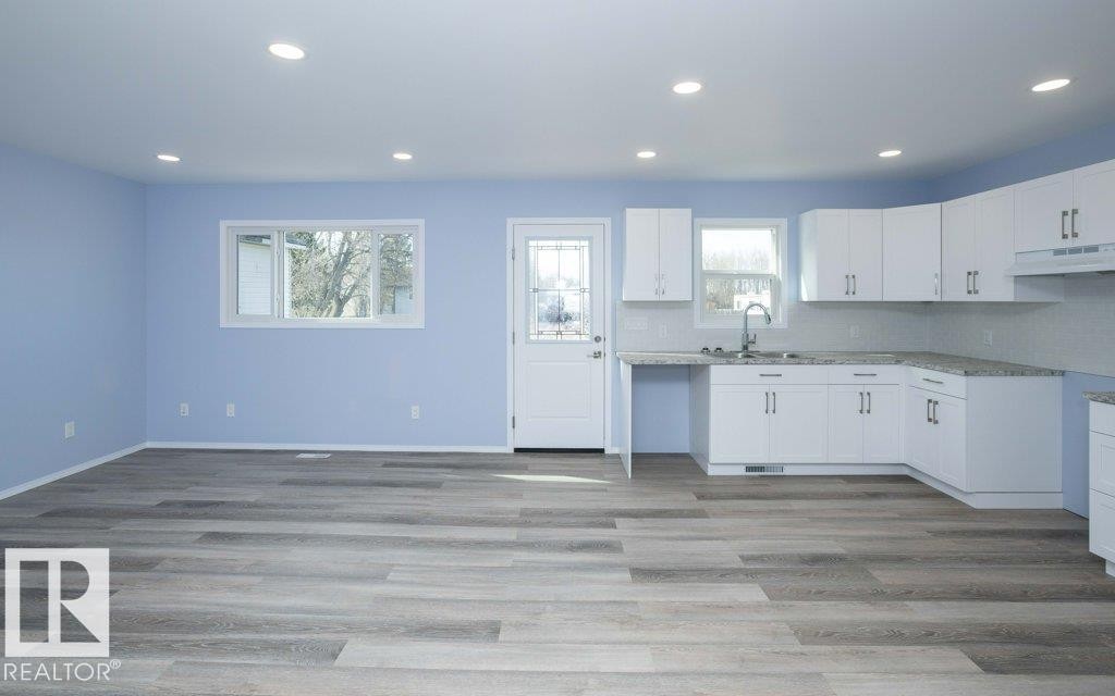 












5006 50 Avenue

,
Pickardville,




AB
T0G 1W0

