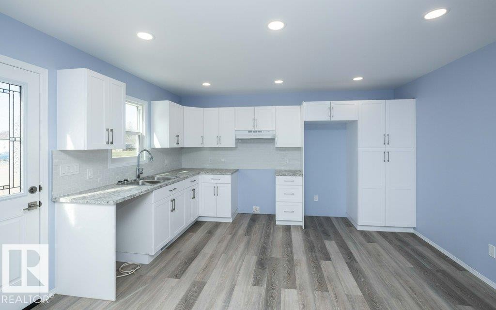 












5006 50 Avenue

,
Pickardville,




AB
T0G 1W0

