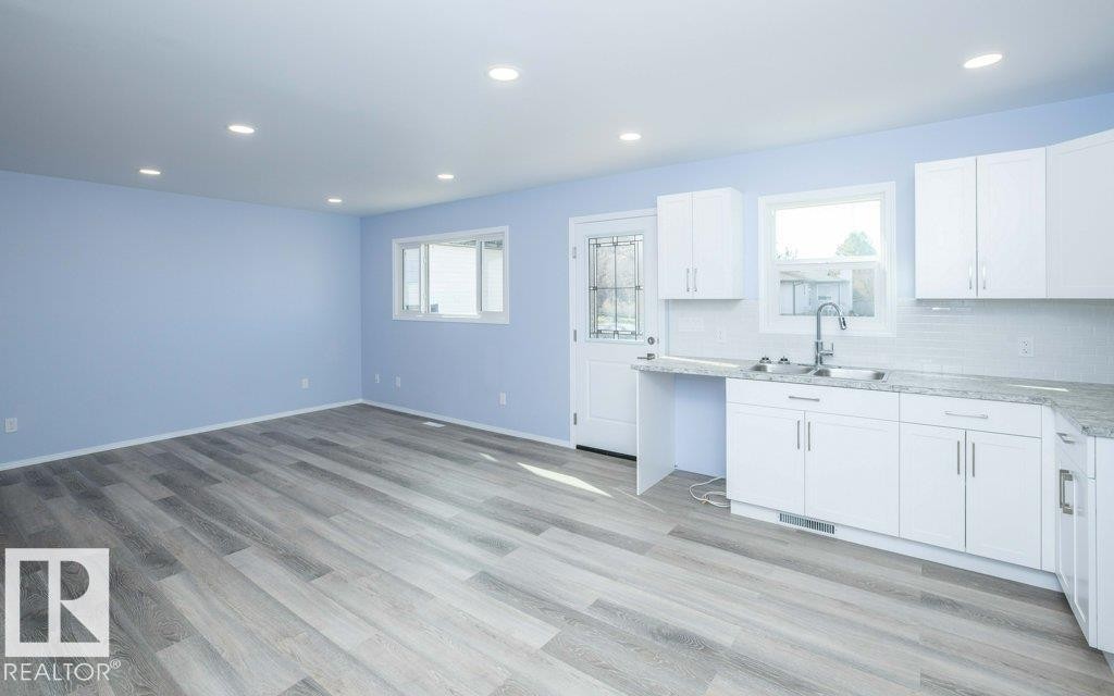 












5006 50 Avenue

,
Pickardville,




AB
T0G 1W0

