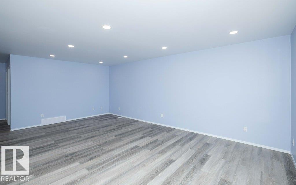 












5006 50 Avenue

,
Pickardville,




AB
T0G 1W0

