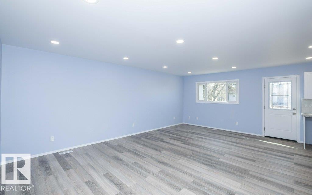 












5006 50 Avenue

,
Pickardville,




AB
T0G 1W0

