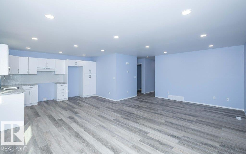 












5006 50 Avenue

,
Pickardville,




AB
T0G 1W0

