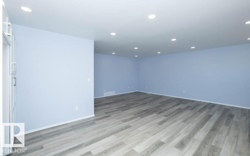 












5006 50 Avenue

,
Pickardville,




AB
T0G 1W0

