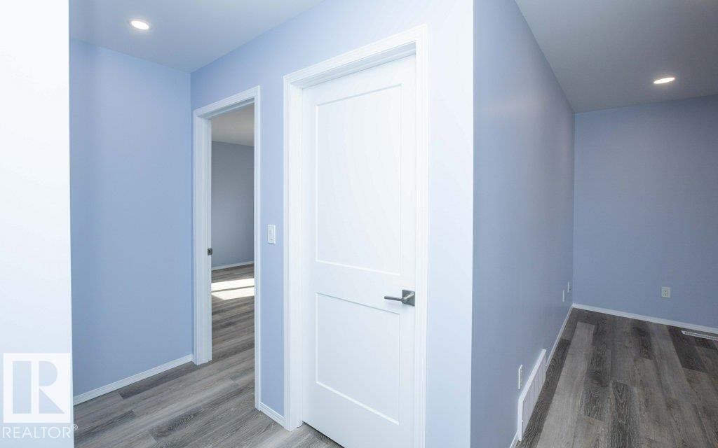 












5006 50 Avenue

,
Pickardville,




AB
T0G 1W0

