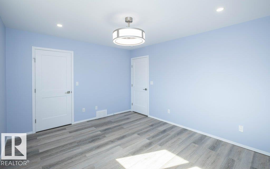 












5006 50 Avenue

,
Pickardville,




AB
T0G 1W0

