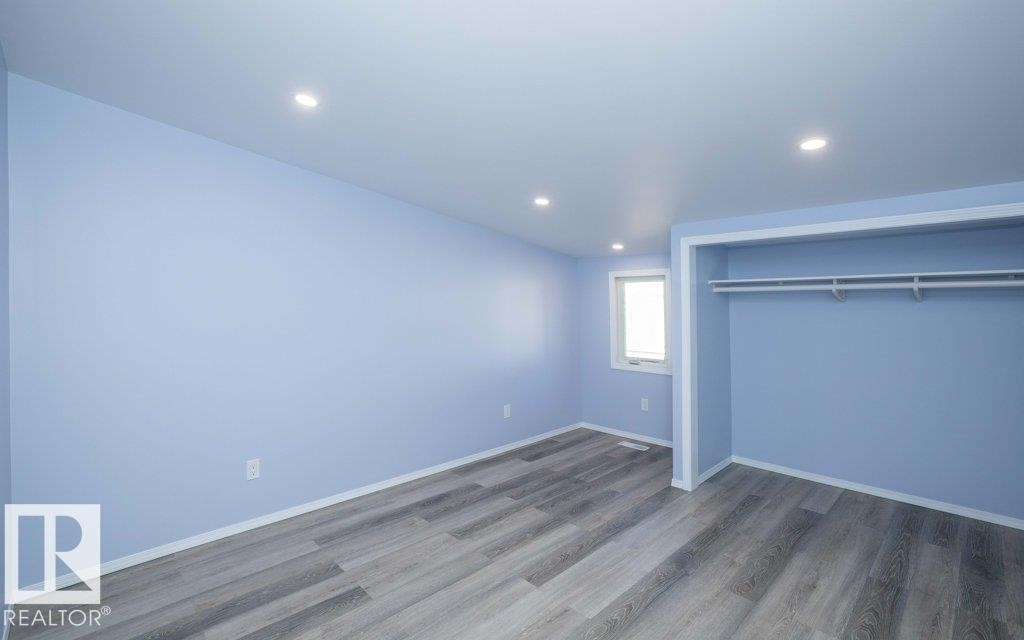 












5006 50 Avenue

,
Pickardville,




AB
T0G 1W0

