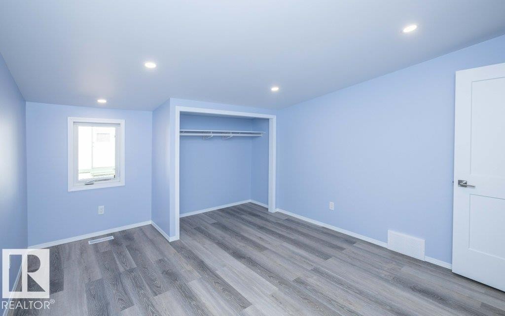 












5006 50 Avenue

,
Pickardville,




AB
T0G 1W0

