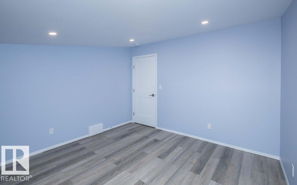












5006 50 Avenue

,
Pickardville,




AB
T0G 1W0

