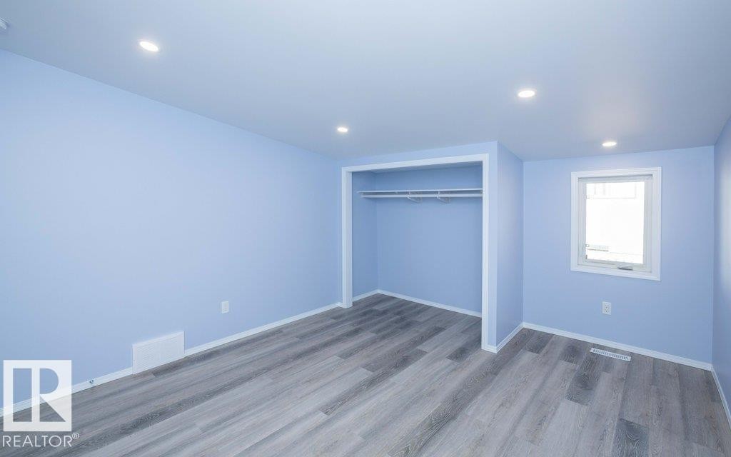 












5006 50 Avenue

,
Pickardville,




AB
T0G 1W0

