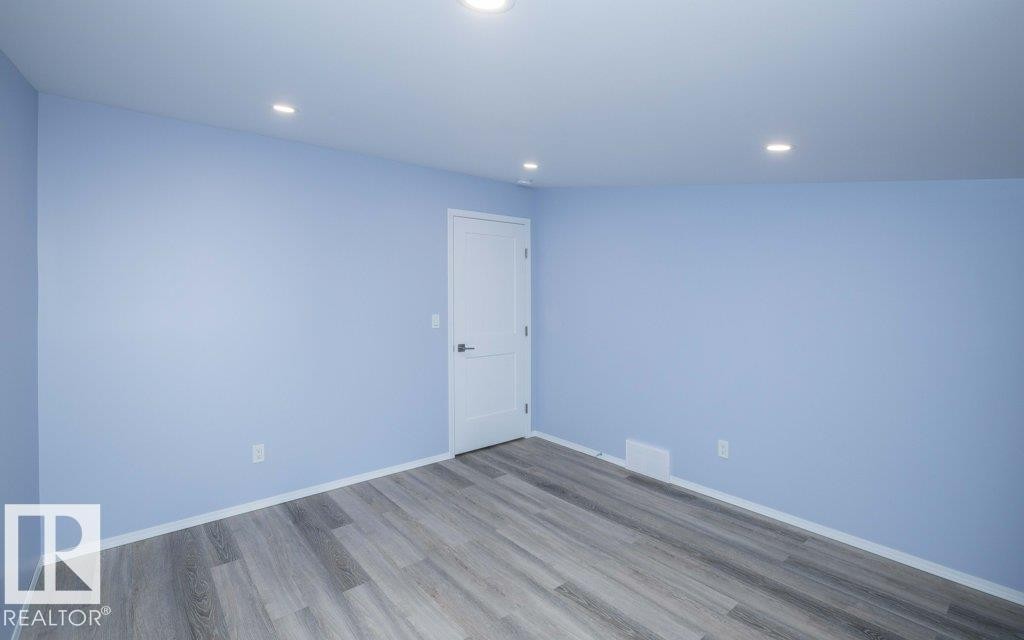 












5006 50 Avenue

,
Pickardville,




AB
T0G 1W0

