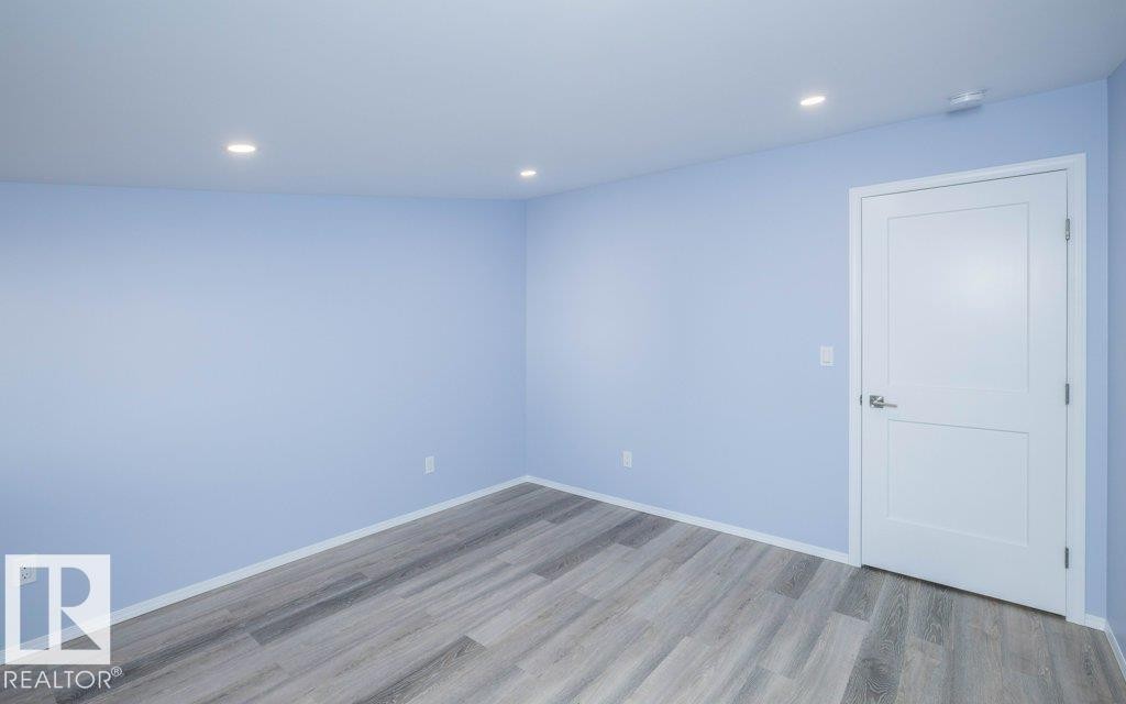 












5006 50 Avenue

,
Pickardville,




AB
T0G 1W0

