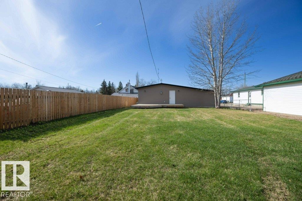 












5006 50 Avenue

,
Pickardville,




AB
T0G 1W0


