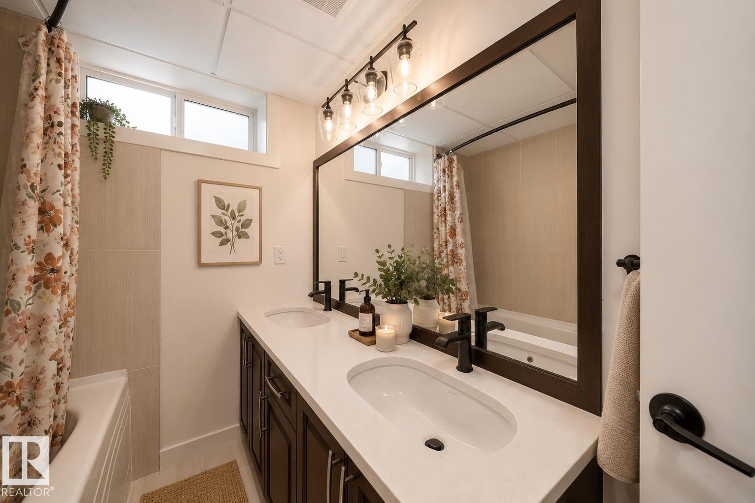 












126 HARRISON Drive

,
Edmonton,




AB
T5A 2R4

