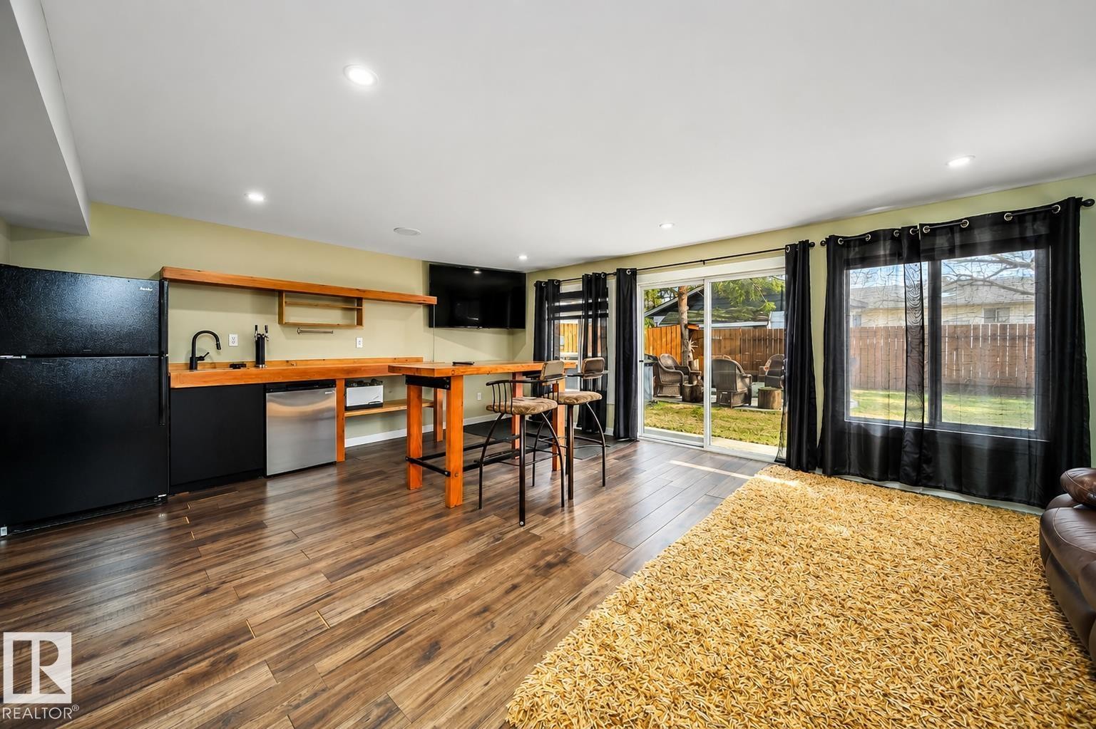 












126 HARRISON Drive

,
Edmonton,




AB
T5A 2R4

