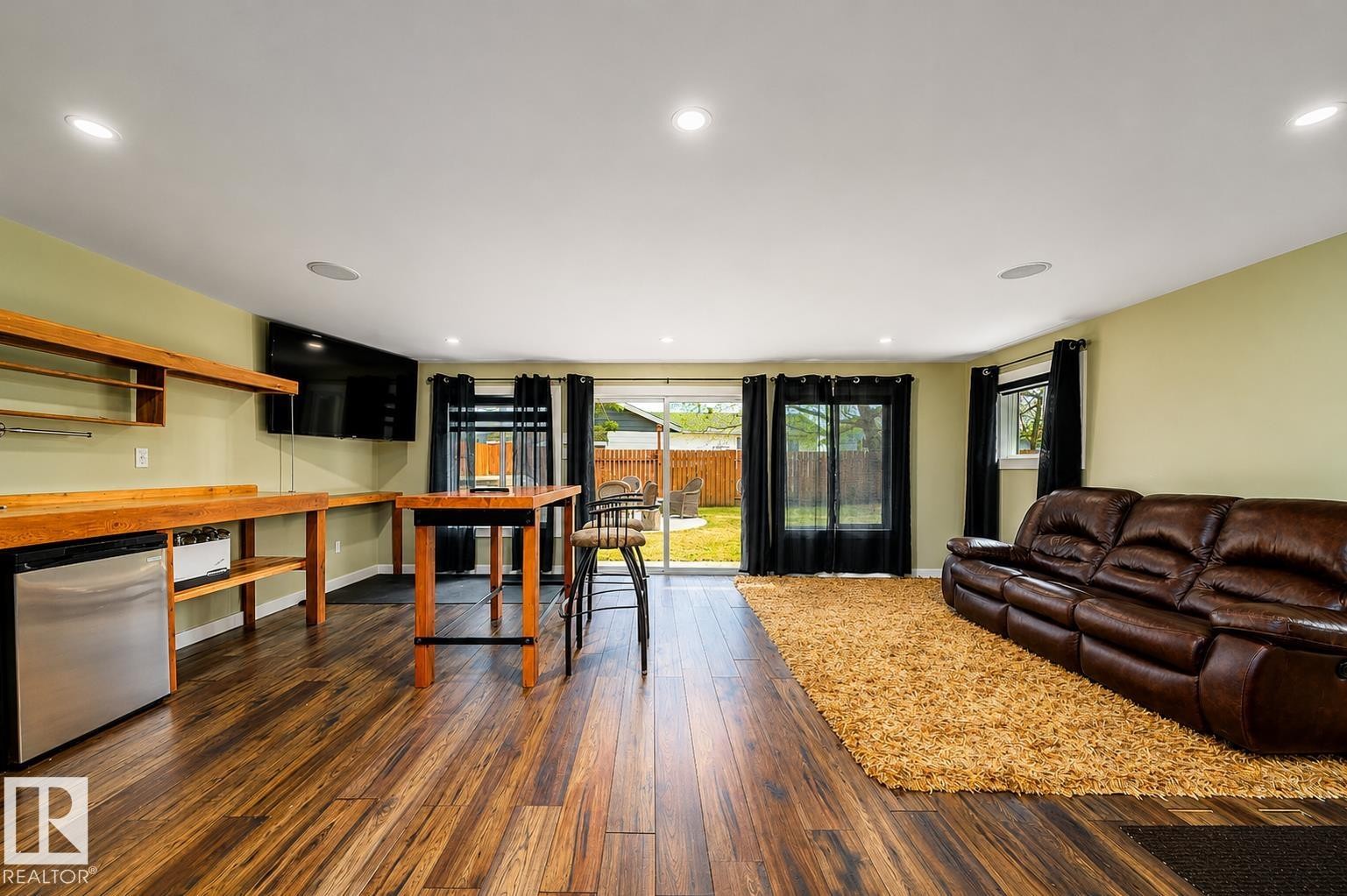 












126 HARRISON Drive

,
Edmonton,




AB
T5A 2R4

