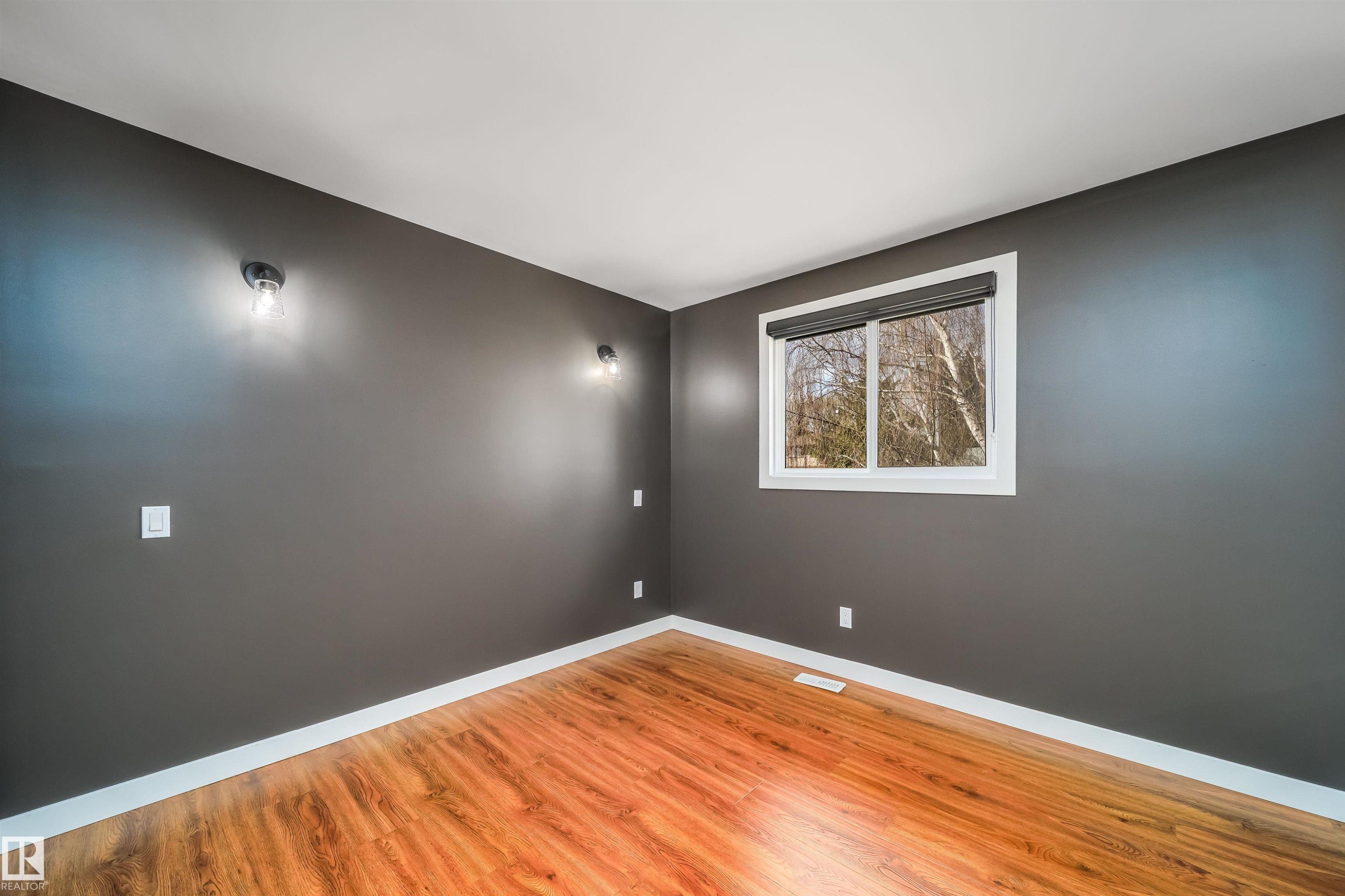 












126 HARRISON Drive

,
Edmonton,




AB
T5A 2R4

