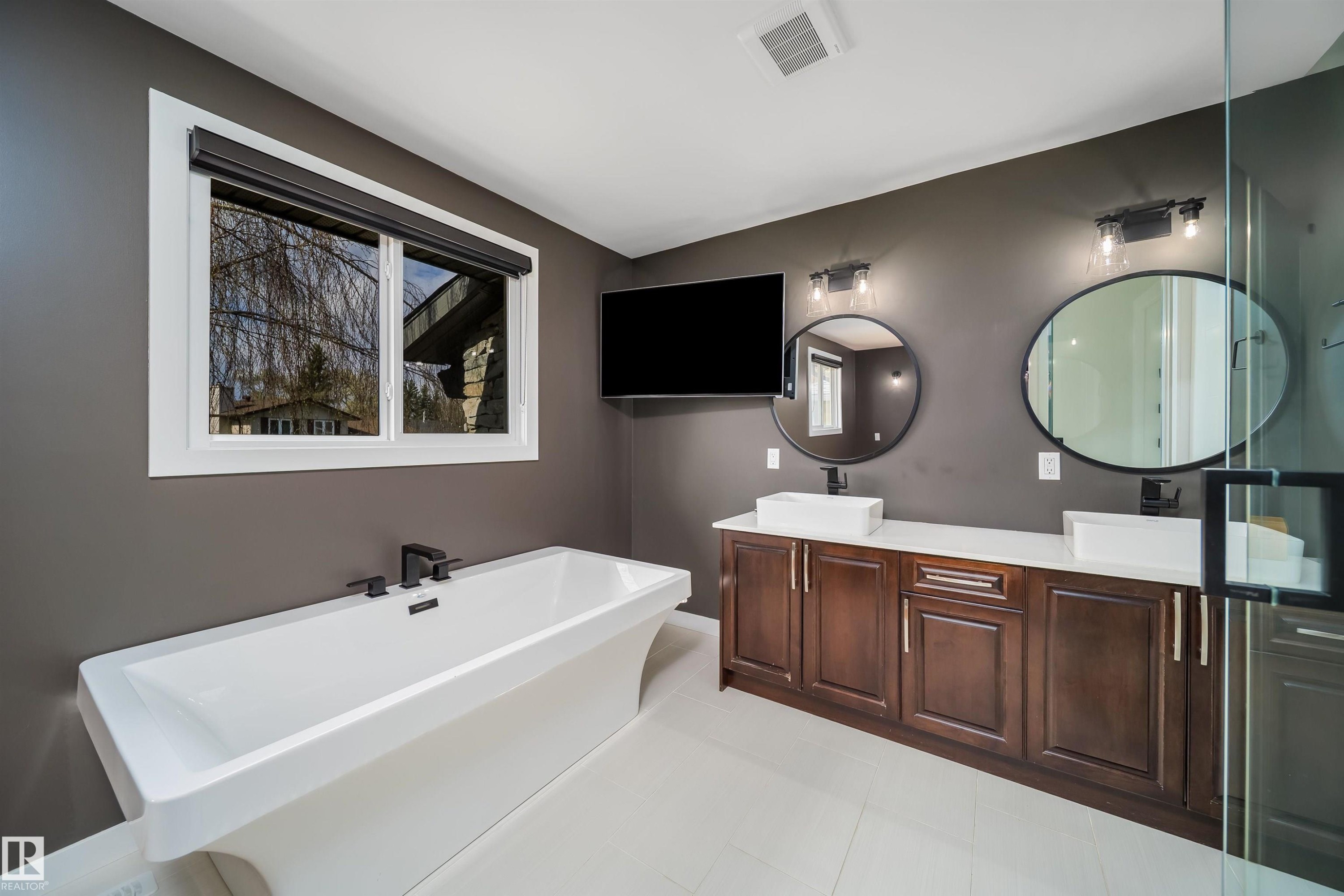 












126 HARRISON Drive

,
Edmonton,




AB
T5A 2R4

