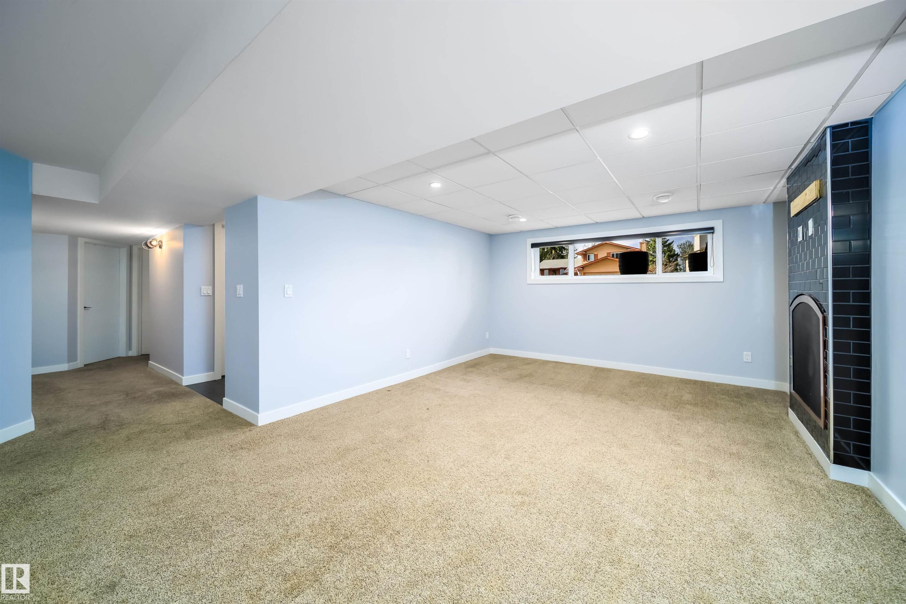 












126 HARRISON Drive

,
Edmonton,




AB
T5A 2R4

