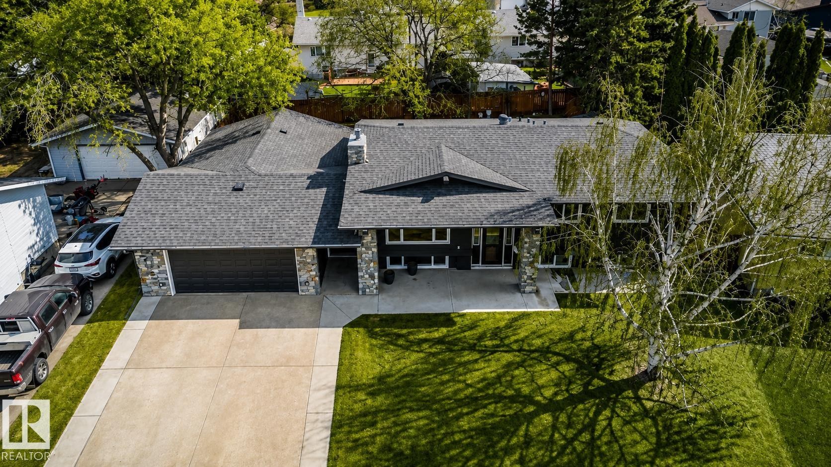 












126 HARRISON Drive

,
Edmonton,




AB
T5A 2R4

