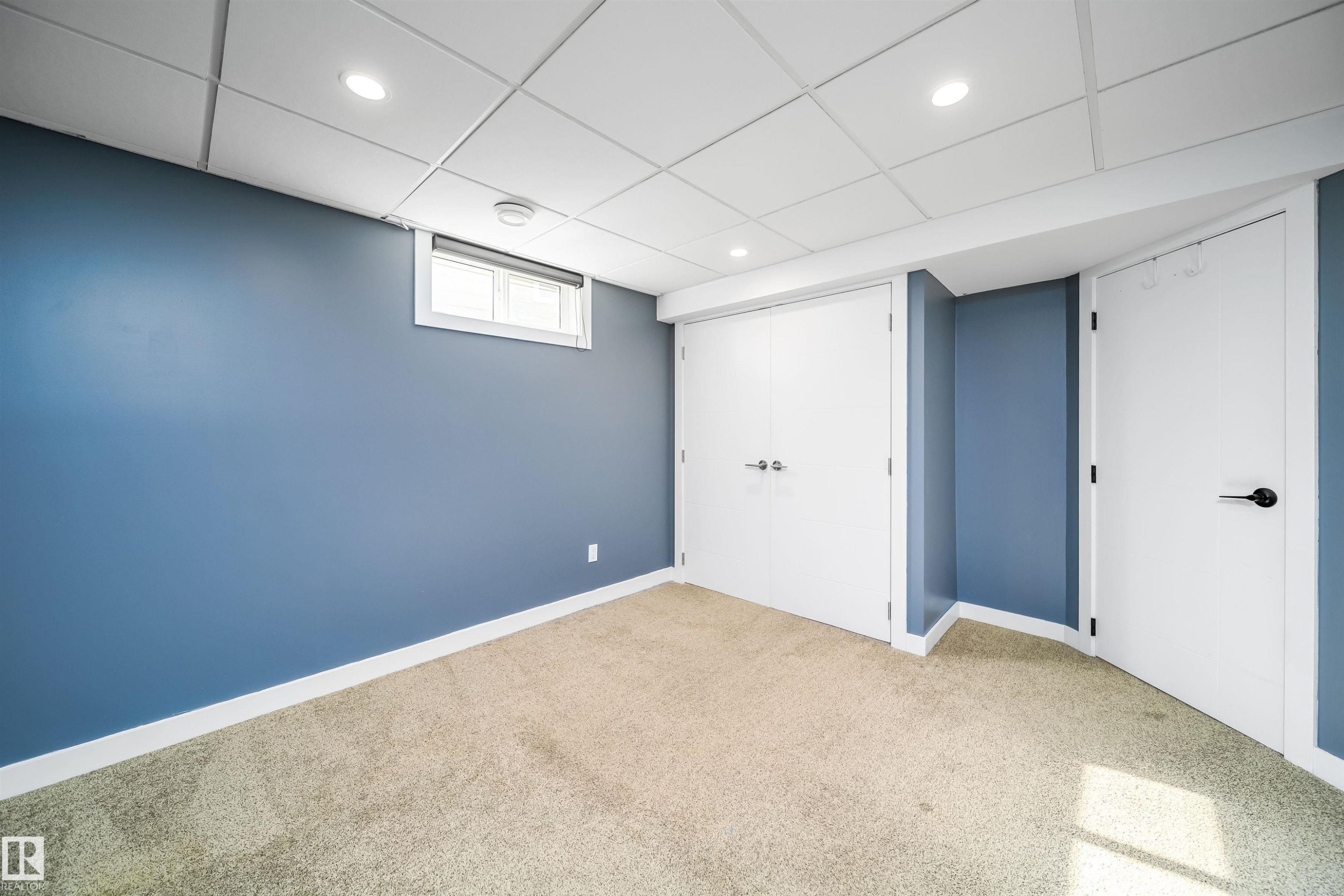 












126 HARRISON Drive

,
Edmonton,




AB
T5A 2R4

