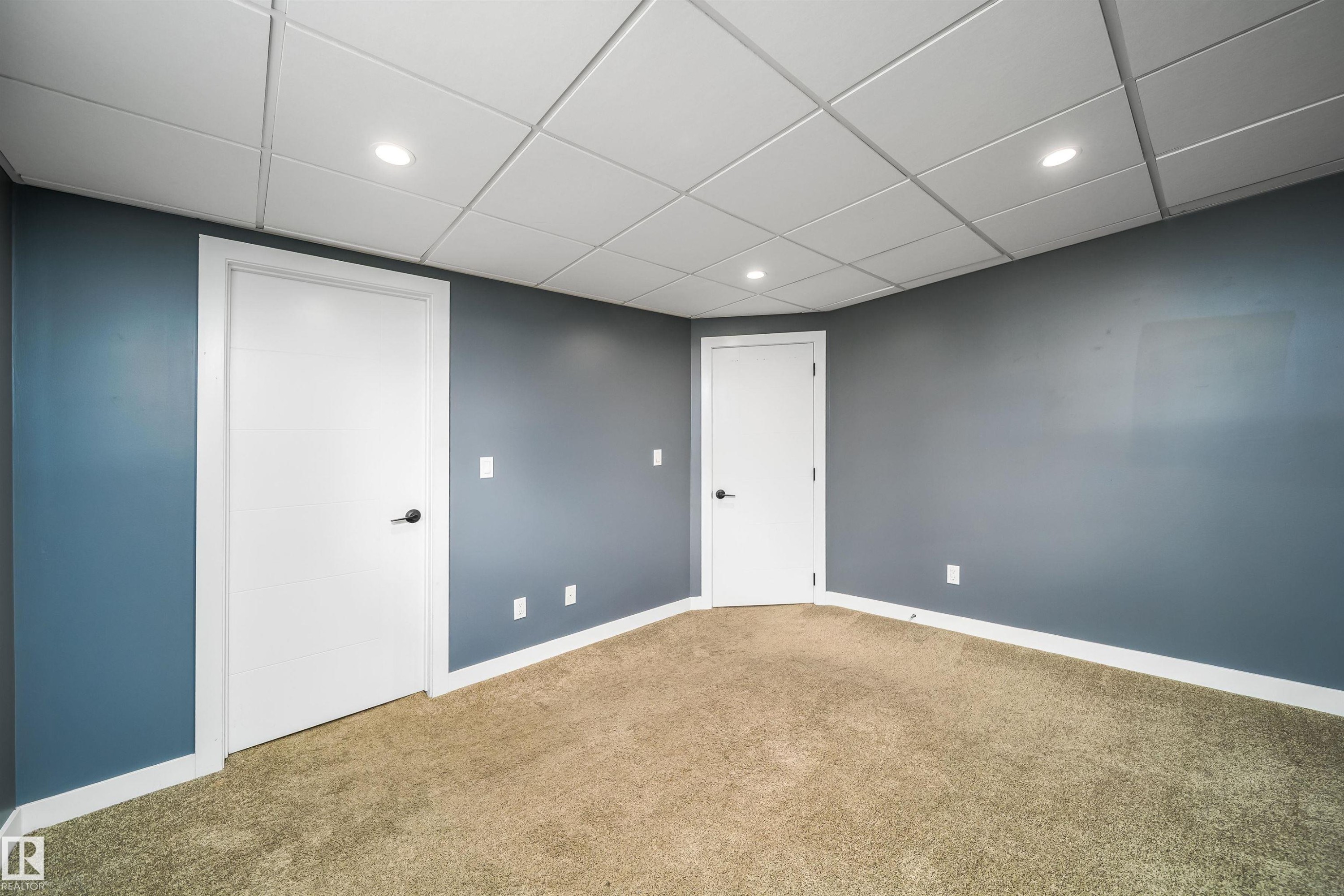 












126 HARRISON Drive

,
Edmonton,




AB
T5A 2R4

