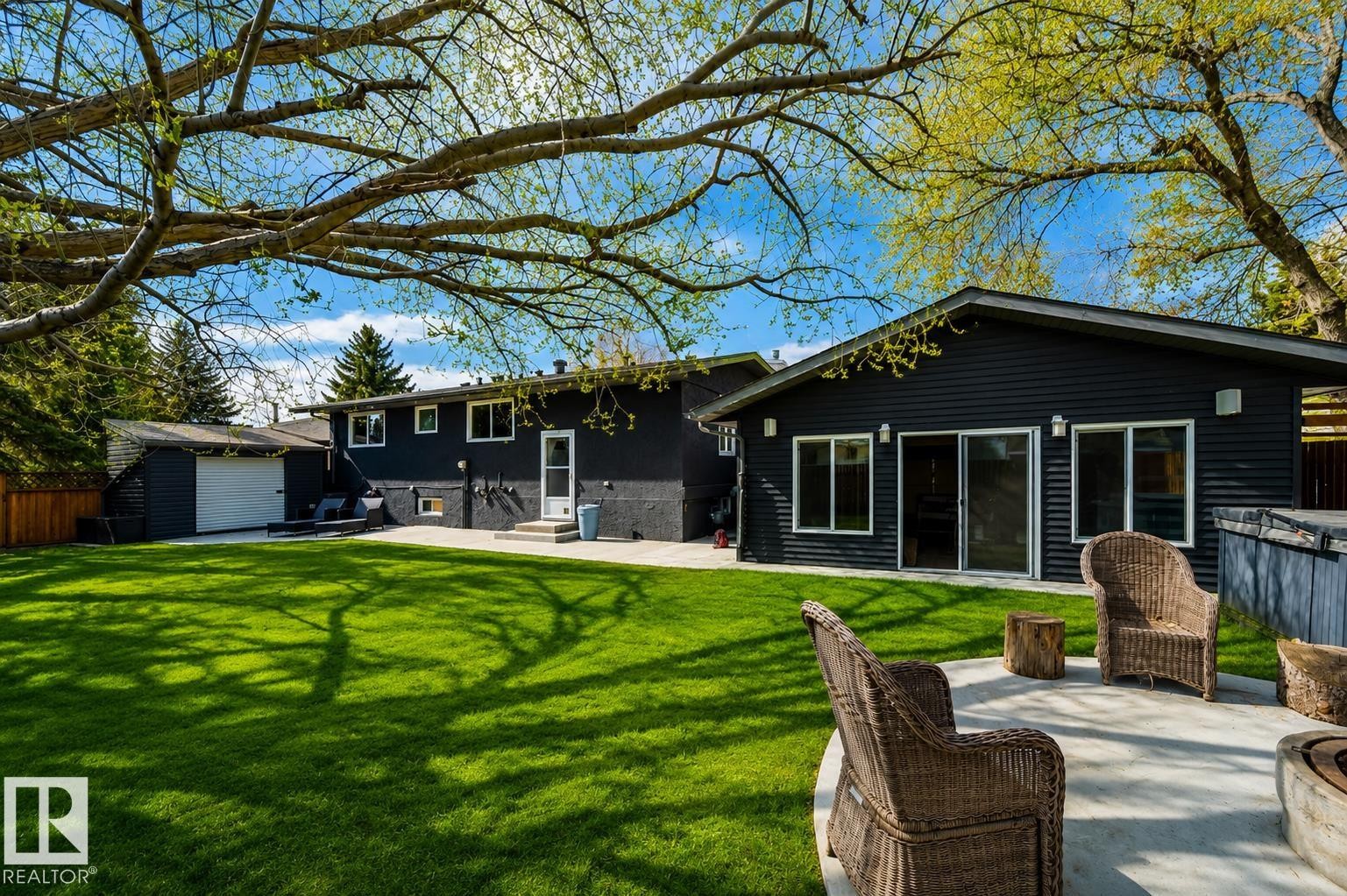 












126 HARRISON Drive

,
Edmonton,




AB
T5A 2R4

