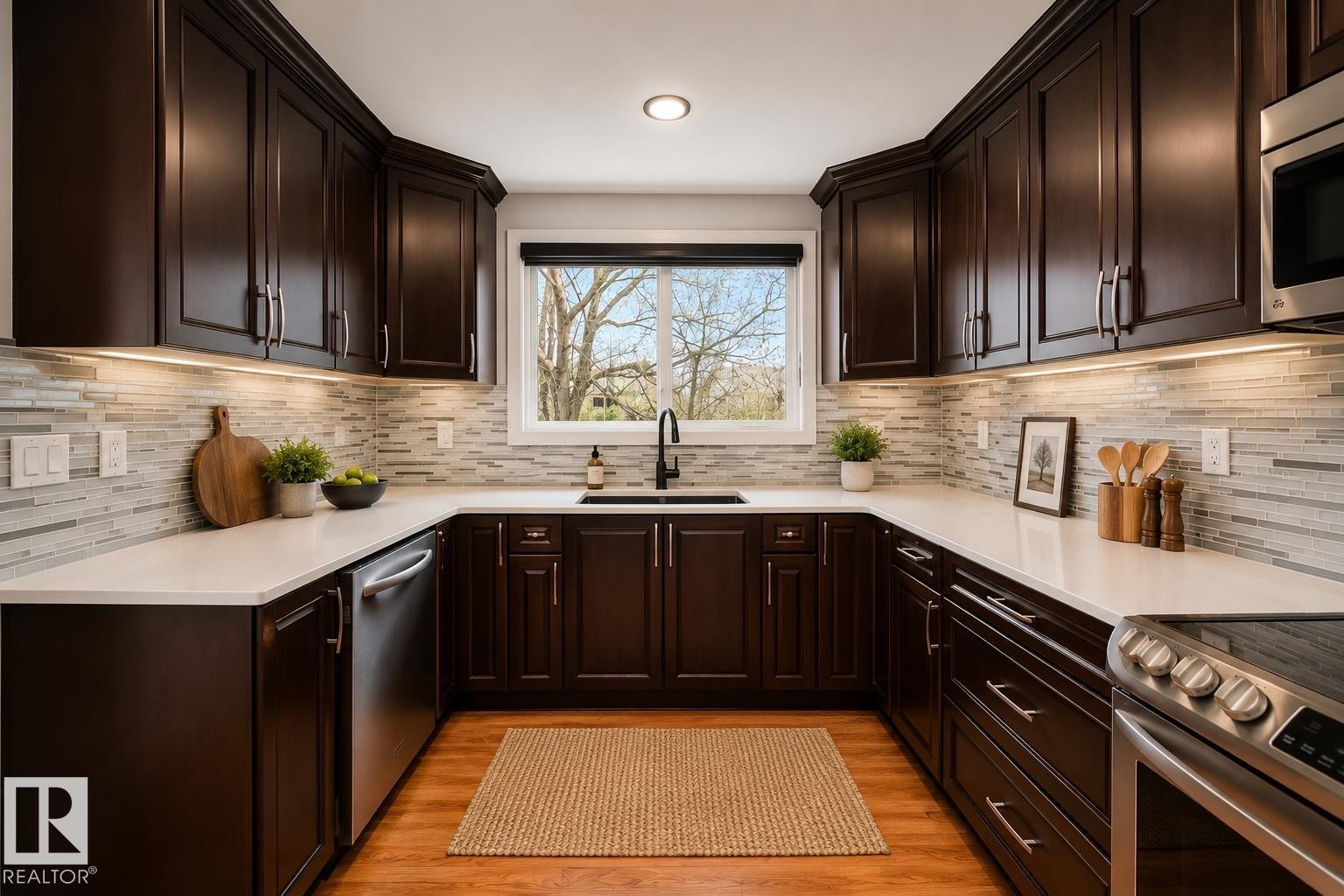 












126 HARRISON Drive

,
Edmonton,




AB
T5A 2R4

