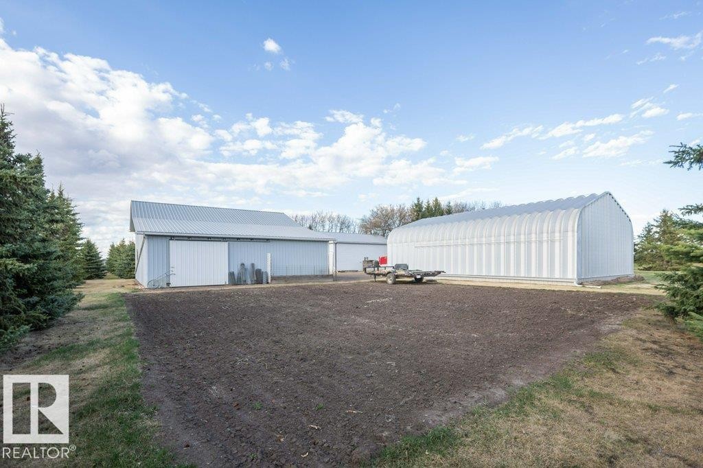 












25525 HWY 661

,
Rural Westlock County,




AB
T0G 0S0

