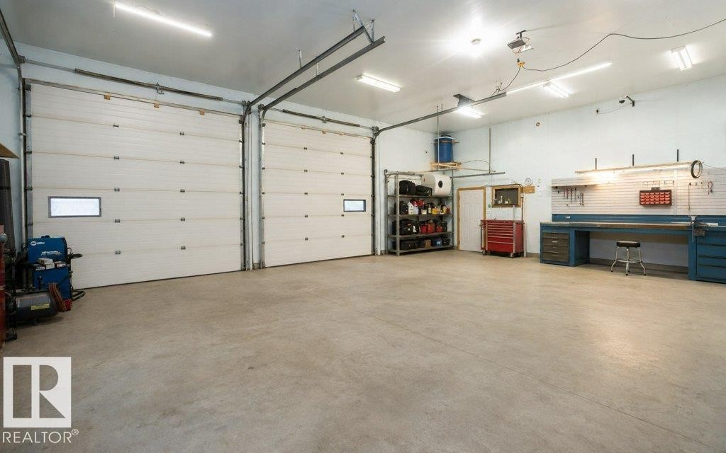 












25525 HWY 661

,
Rural Westlock County,




AB
T0G 0S0

