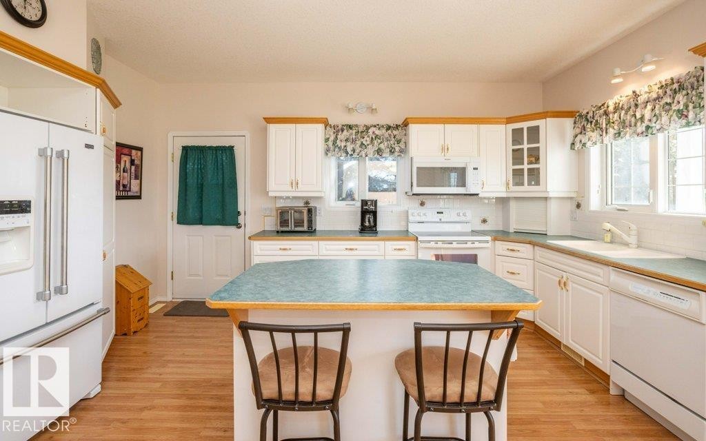 












25525 HWY 661

,
Rural Westlock County,




AB
T0G 0S0


