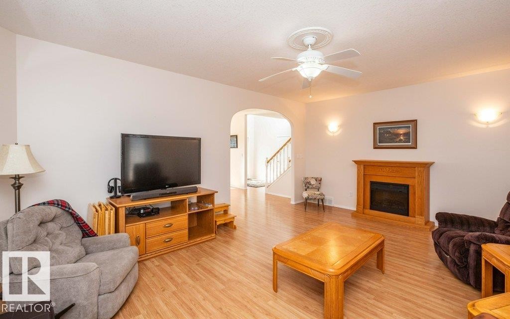 












25525 HWY 661

,
Rural Westlock County,




AB
T0G 0S0

