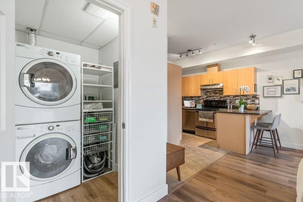 












405 10606 102 Avenue

,
Edmonton,




AB
T5J 5E9


