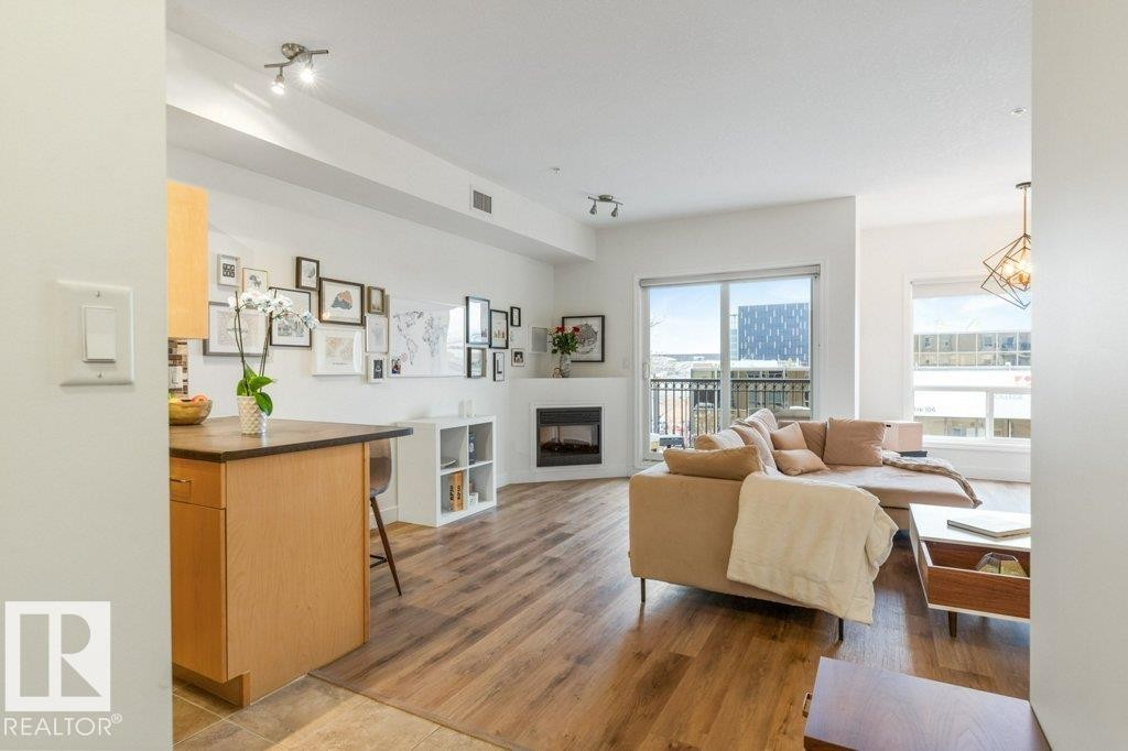 












405 10606 102 Avenue

,
Edmonton,




AB
T5J 5E9

