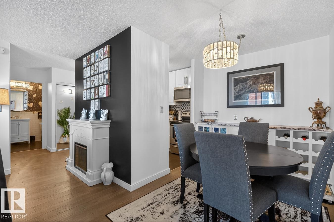 












1103 11307 99 Avenue

,
Edmonton,




AB
T5K 0H2

