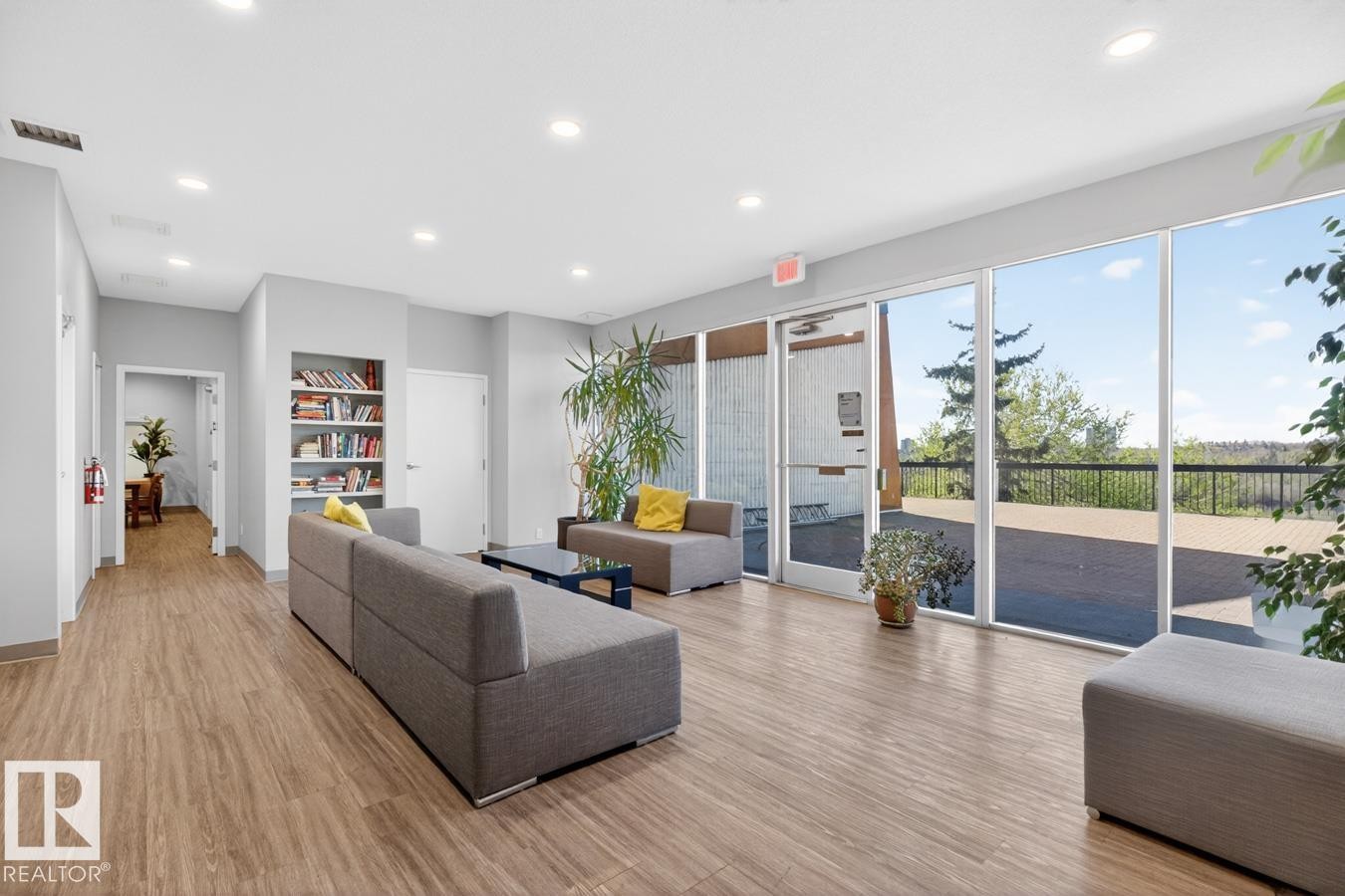 












1103 11307 99 Avenue

,
Edmonton,




AB
T5K 0H2

