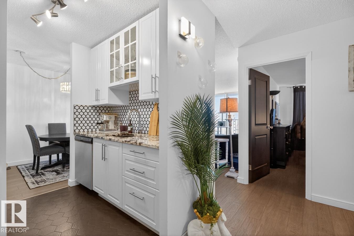 












1103 11307 99 Avenue

,
Edmonton,




AB
T5K 0H2

