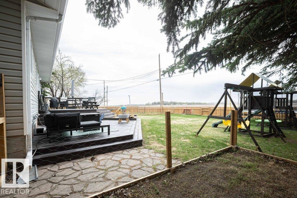 












5116 51 Avenue

,
Pickardville,




AB
T0G 1W0

