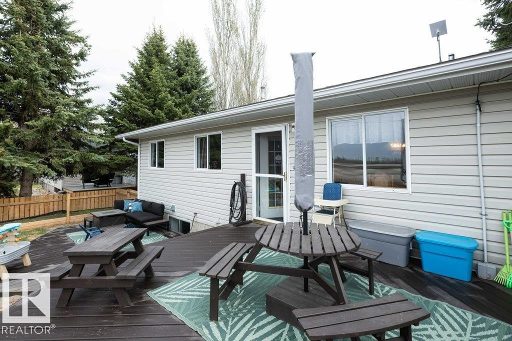 












5116 51 Avenue

,
Pickardville,




AB
T0G 1W0

