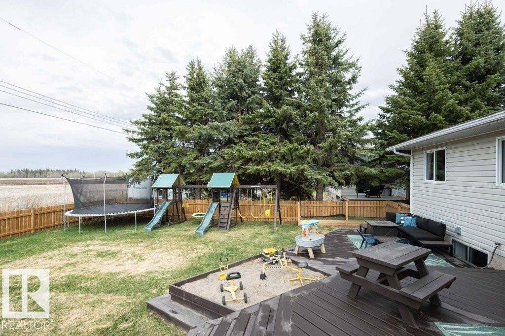 












5116 51 Avenue

,
Pickardville,




AB
T0G 1W0


