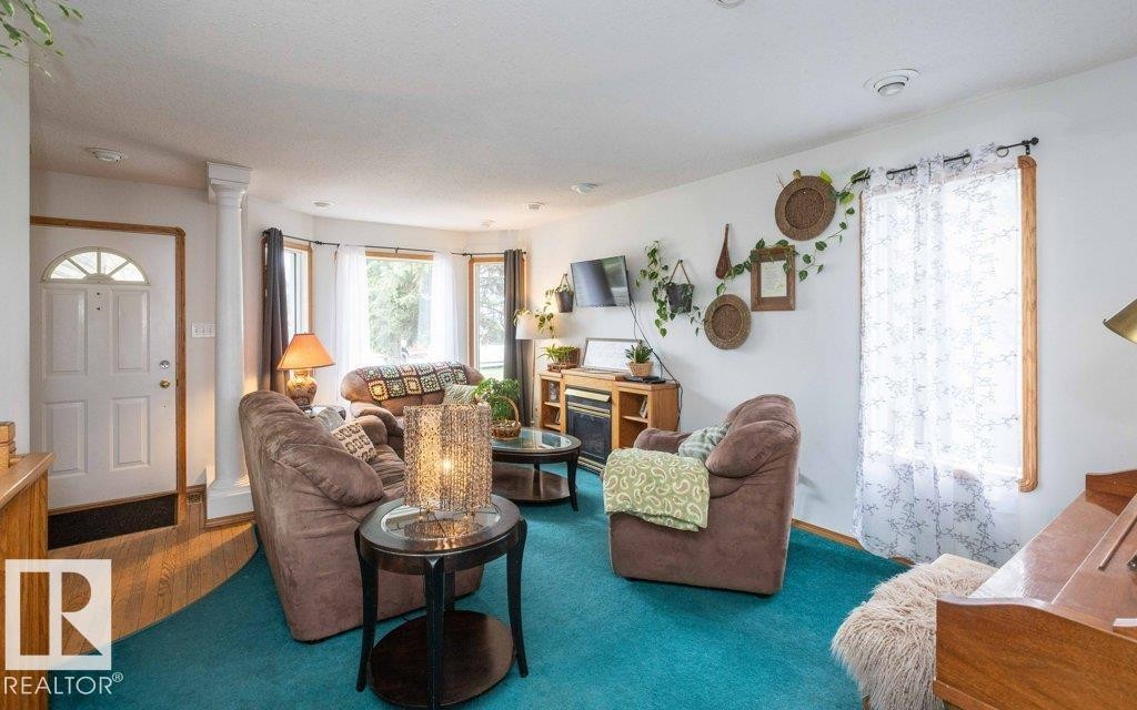 












5116 51 Avenue

,
Pickardville,




AB
T0G 1W0

