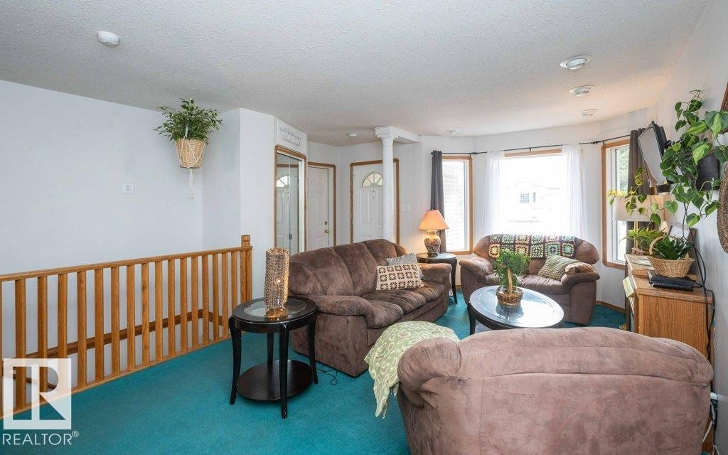 












5116 51 Avenue

,
Pickardville,




AB
T0G 1W0

