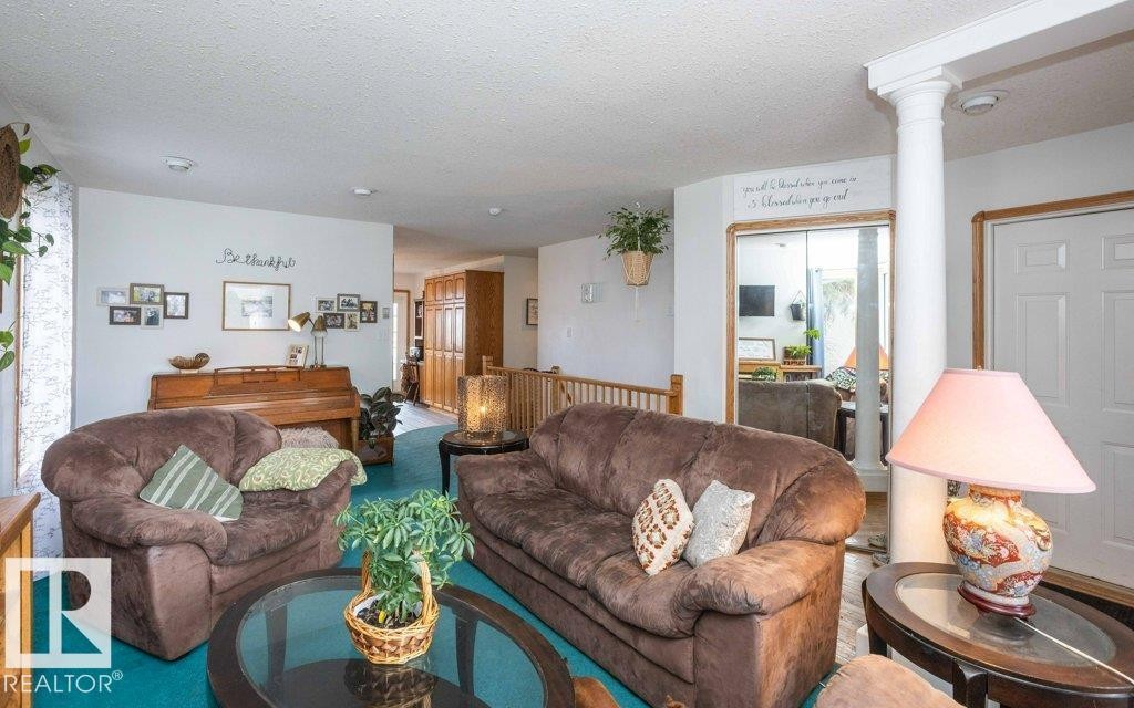 












5116 51 Avenue

,
Pickardville,




AB
T0G 1W0

