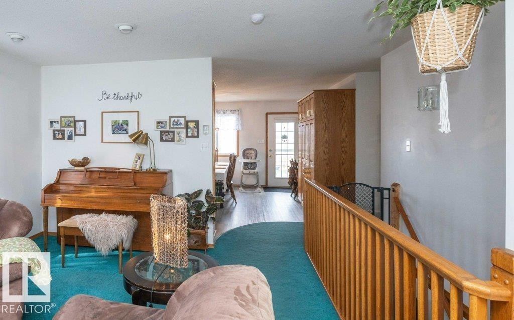 












5116 51 Avenue

,
Pickardville,




AB
T0G 1W0

