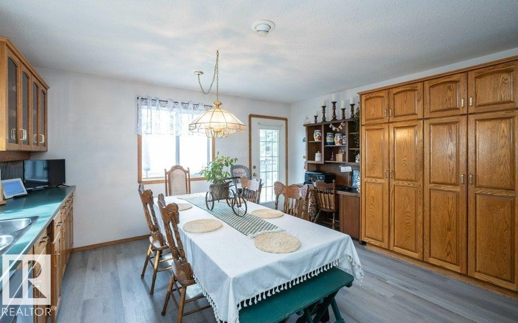 












5116 51 Avenue

,
Pickardville,




AB
T0G 1W0


